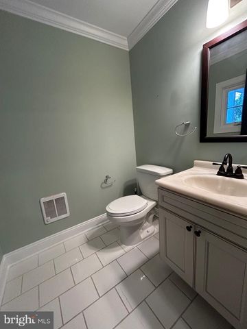 1415 CAROLINE ST, Fredericksburg, VA 22401