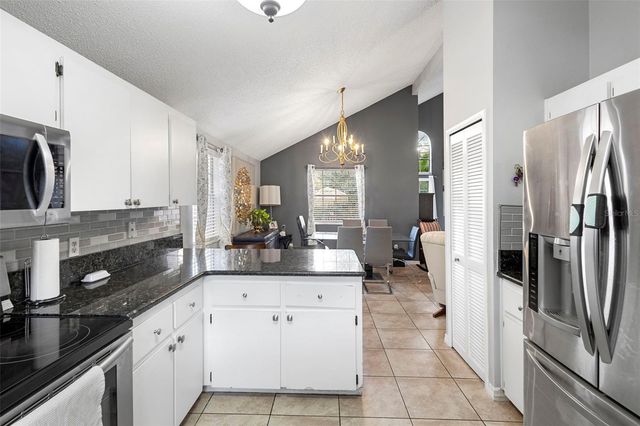 325 SONOMA VALLEY CIRCLE, Orlando, FL 32835