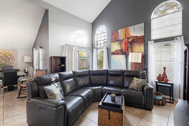 325 SONOMA VALLEY CIRCLE, Orlando, FL 32835