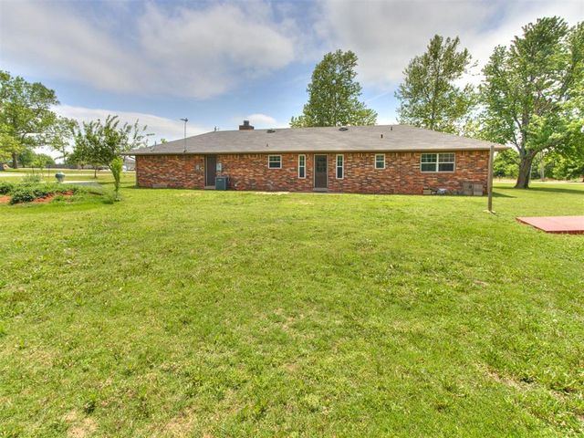 2316 N County Road 1222 Road, Blanchard, OK 73010