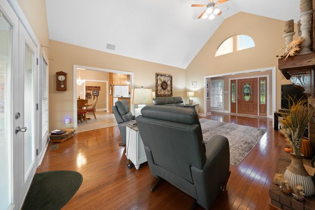 1642 Caughran Rd, Lewisburg, TN 37091