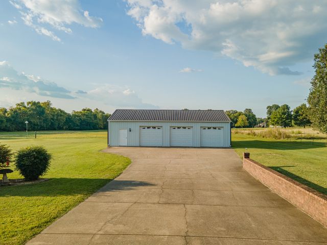 1642 Caughran Rd, Lewisburg, TN 37091