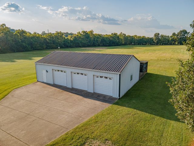 1642 Caughran Rd, Lewisburg, TN 37091