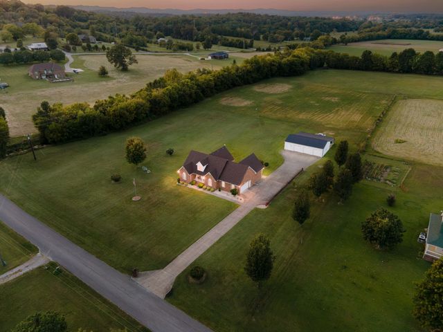 1642 Caughran Rd, Lewisburg, TN 37091