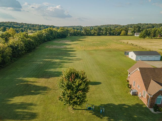 1642 Caughran Rd, Lewisburg, TN 37091