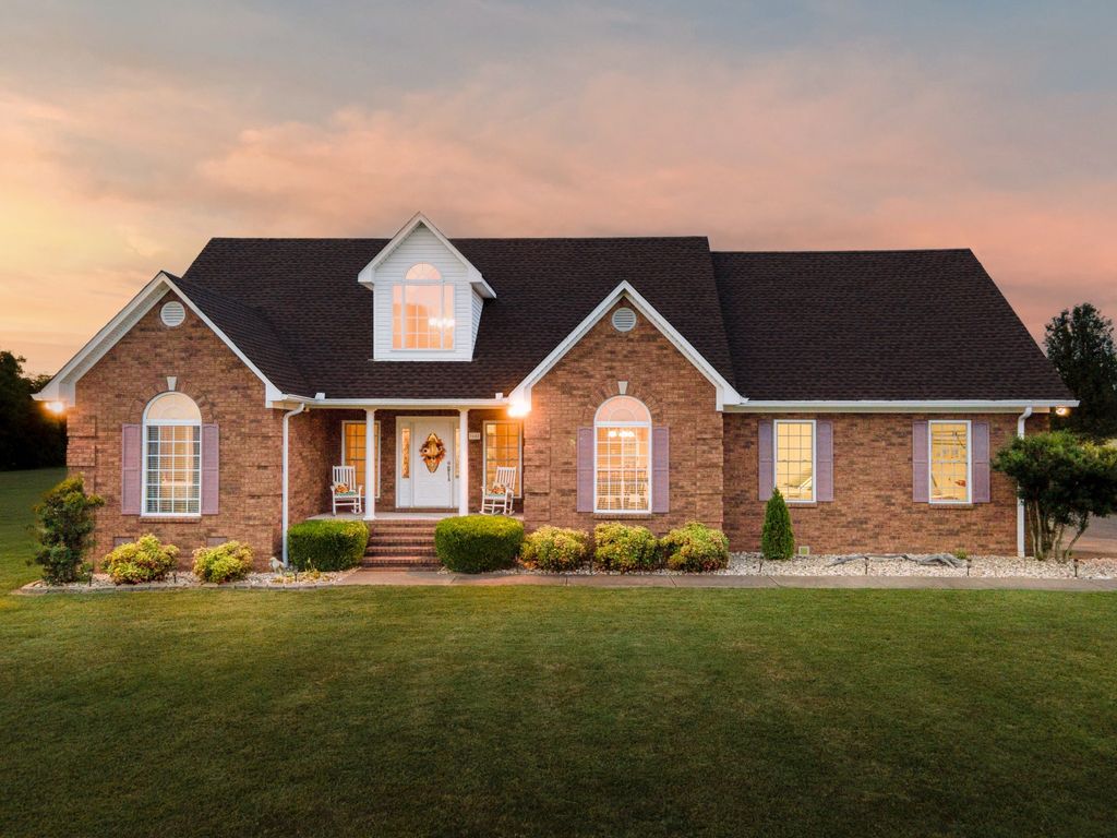 1642 Caughran Rd, Lewisburg, TN 37091