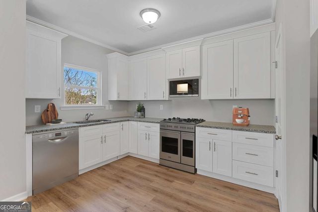 2832 Laurel Ridge Circle, Atlanta, GA 30344
