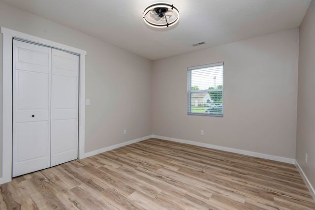 1329 W Chase Street, Springfield, MO 65803