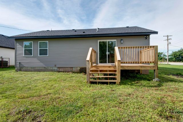 1329 W Chase Street, Springfield, MO 65803