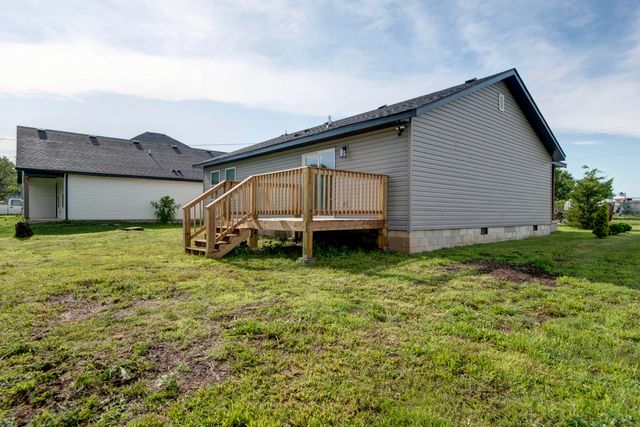 1329 W Chase Street, Springfield, MO 65803