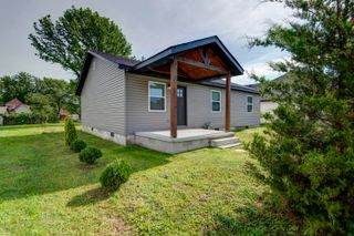 1329 W Chase Street, Springfield, MO 65803