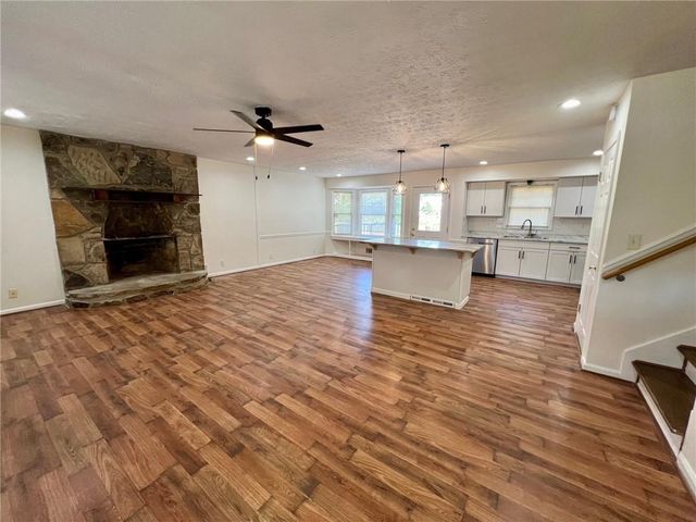 4005 Shallowford Road, Marietta, GA 30062