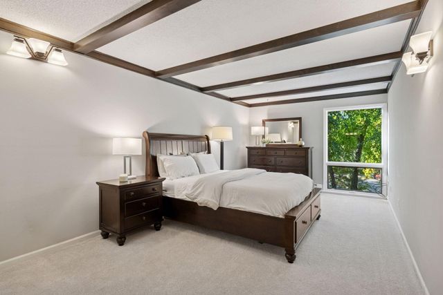 6085 Lincoln Drive 214, Edina, MN 55436