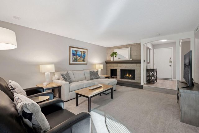 6085 Lincoln Drive 214, Edina, MN 55436