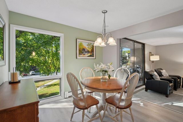 6085 Lincoln Drive 214, Edina, MN 55436