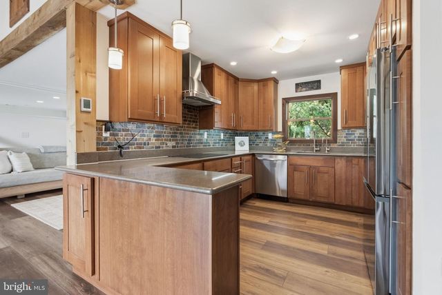 13 W INDIAN LN, Norristown, PA 19403