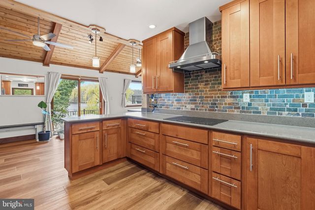 13 W INDIAN LN, Norristown, PA 19403