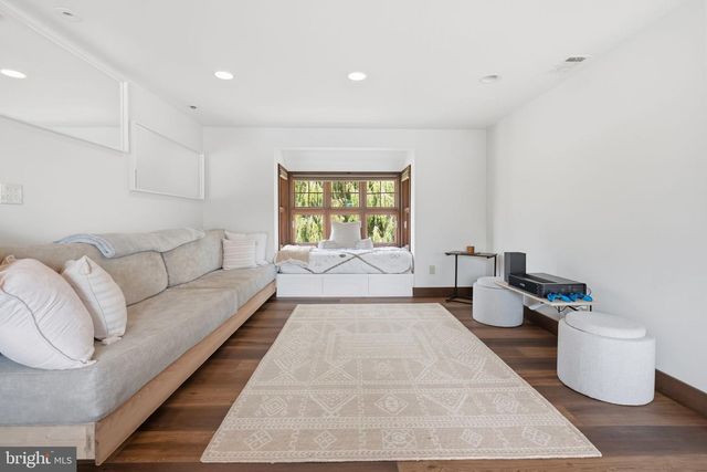 13 W INDIAN LN, Norristown, PA 19403