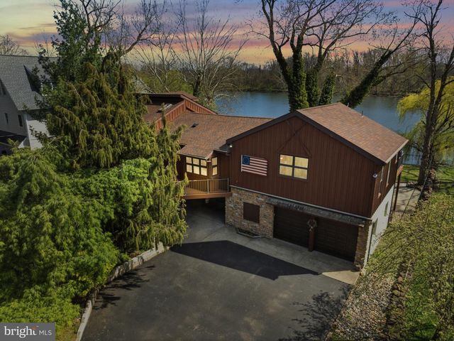 13 W INDIAN LN, Norristown, PA 19403