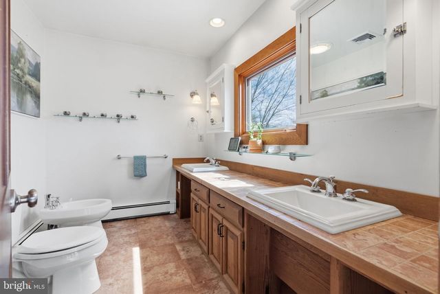 13 W INDIAN LN, Norristown, PA 19403