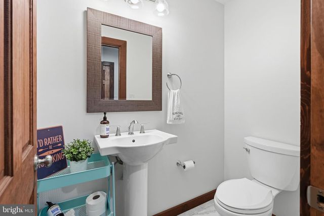 13 W INDIAN LN, Norristown, PA 19403