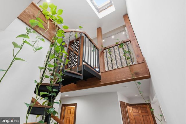 13 W INDIAN LN, Norristown, PA 19403