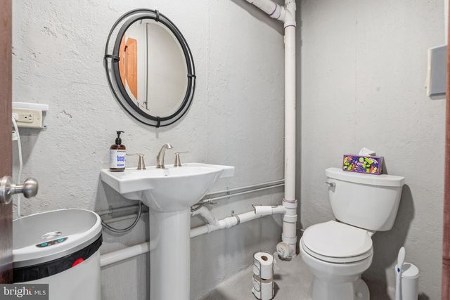 13 W INDIAN LN, Norristown, PA 19403