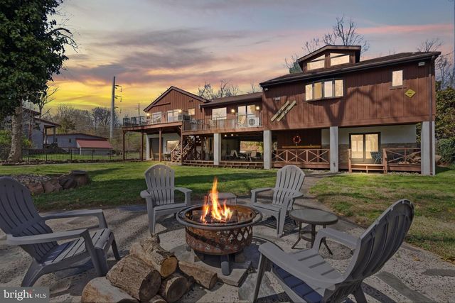 13 W INDIAN LN, Norristown, PA 19403