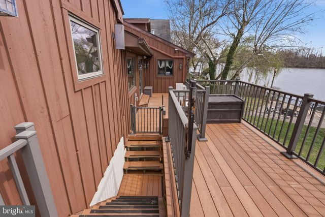 13 W INDIAN LN, Norristown, PA 19403