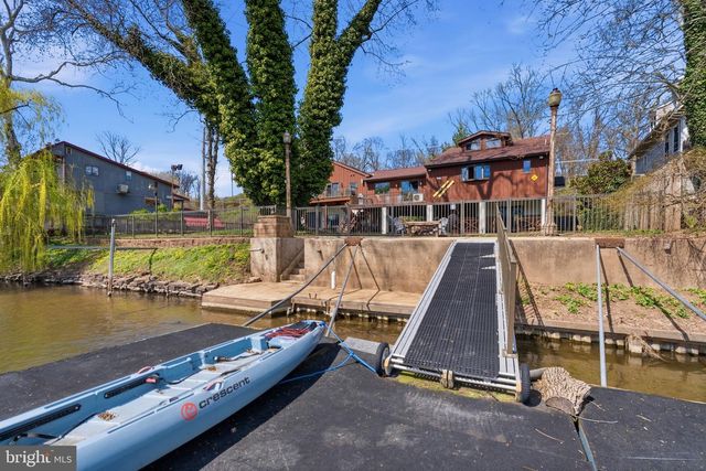 13 W INDIAN LN, Norristown, PA 19403