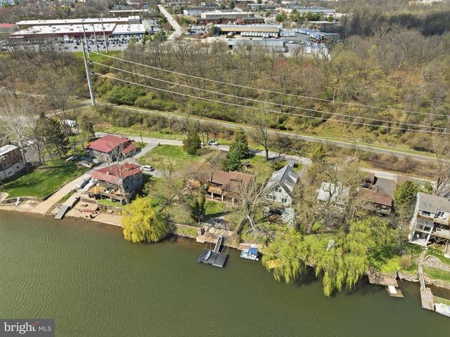 13 W INDIAN LN, Norristown, PA 19403