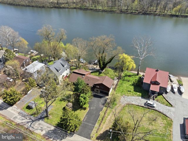 13 W INDIAN LN, Norristown, PA 19403