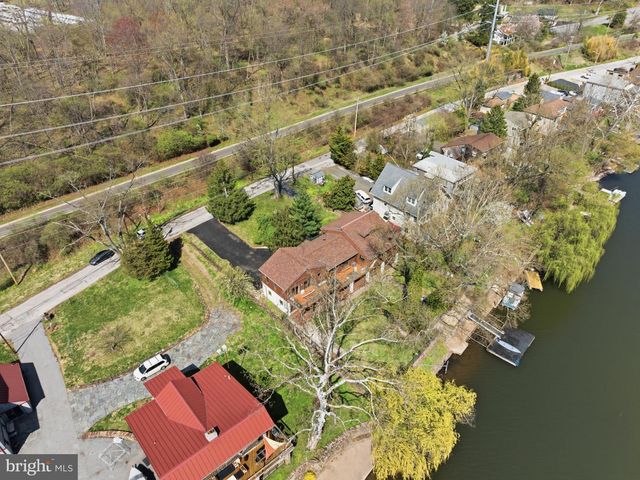 13 W INDIAN LN, Norristown, PA 19403