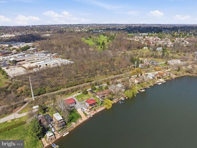 13 W INDIAN LN, Norristown, PA 19403