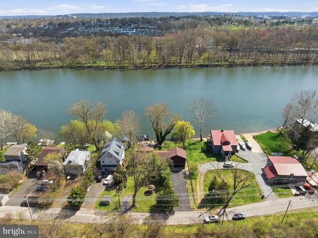 13 W INDIAN LN, Norristown, PA 19403