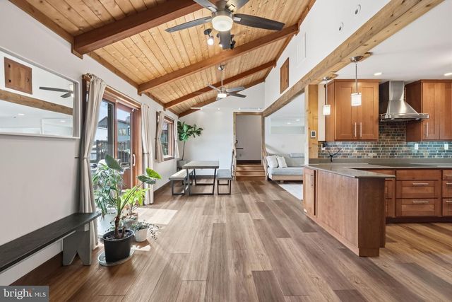 13 W INDIAN LN, Norristown, PA 19403