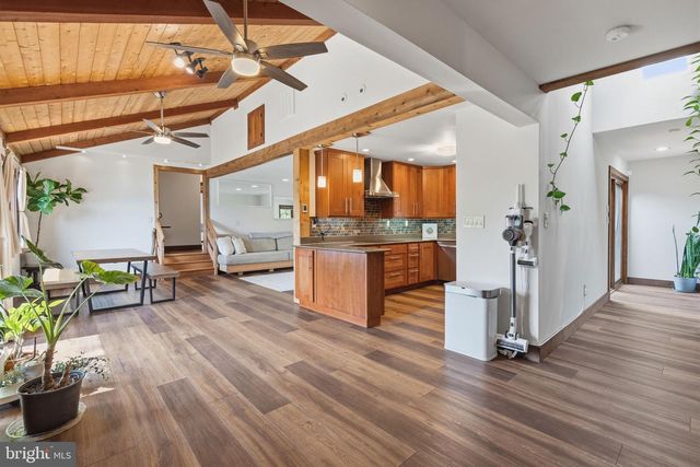 13 W INDIAN LN, Norristown, PA 19403