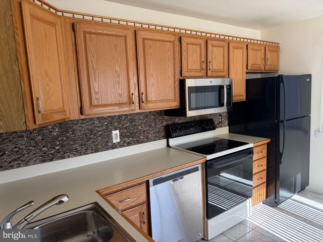 1204 AUGUSTA CIR, Mount Laurel, NJ 08054