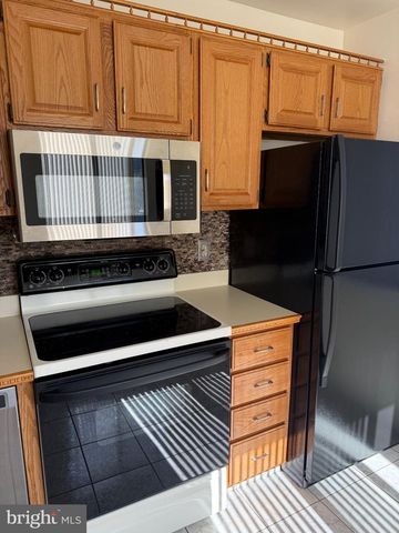1204 AUGUSTA CIR, Mount Laurel, NJ 08054