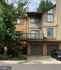 1204 AUGUSTA CIR, Mount Laurel, NJ 08054