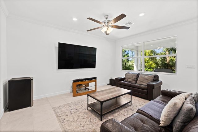 460 Veridian Circle NW, Palm Bay, FL 32907