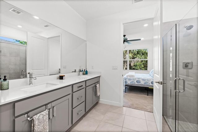 460 Veridian Circle NW, Palm Bay, FL 32907