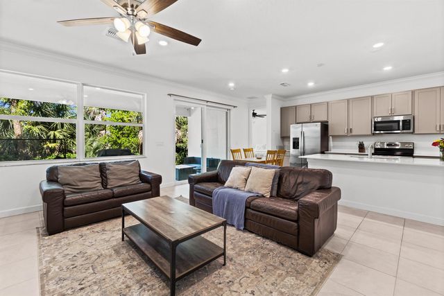 460 Veridian Circle NW, Palm Bay, FL 32907