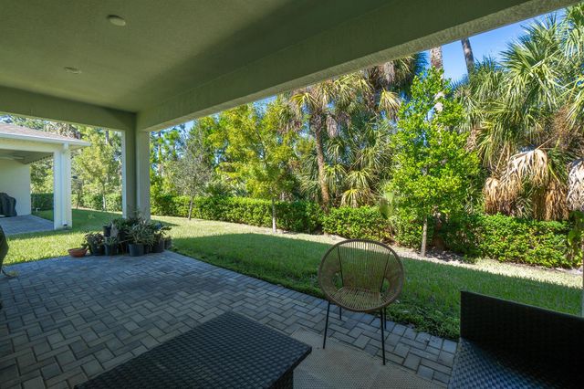 460 Veridian Circle NW, Palm Bay, FL 32907