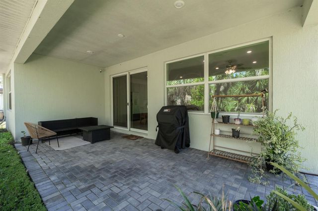 460 Veridian Circle NW, Palm Bay, FL 32907