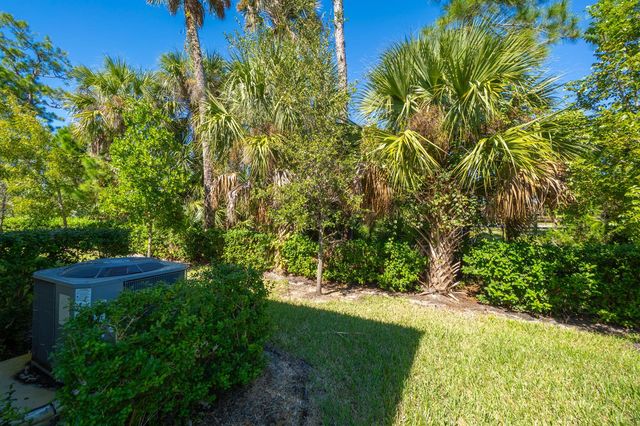 460 Veridian Circle NW, Palm Bay, FL 32907