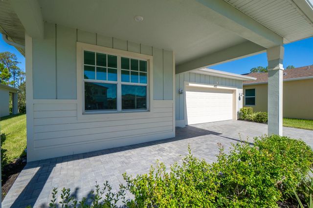 460 Veridian Circle NW, Palm Bay, FL 32907