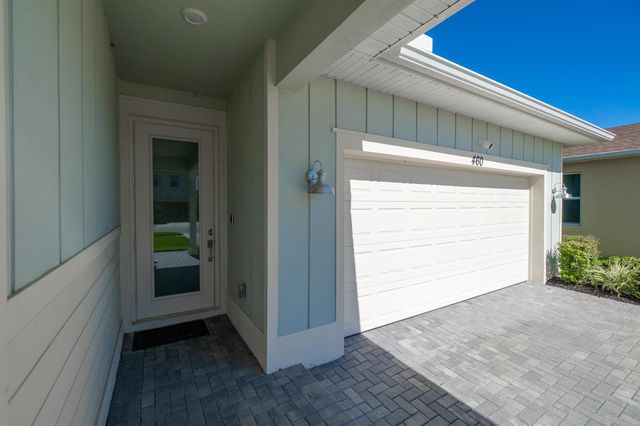 460 Veridian Circle NW, Palm Bay, FL 32907