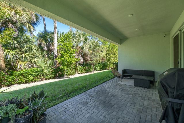 460 Veridian Circle NW, Palm Bay, FL 32907