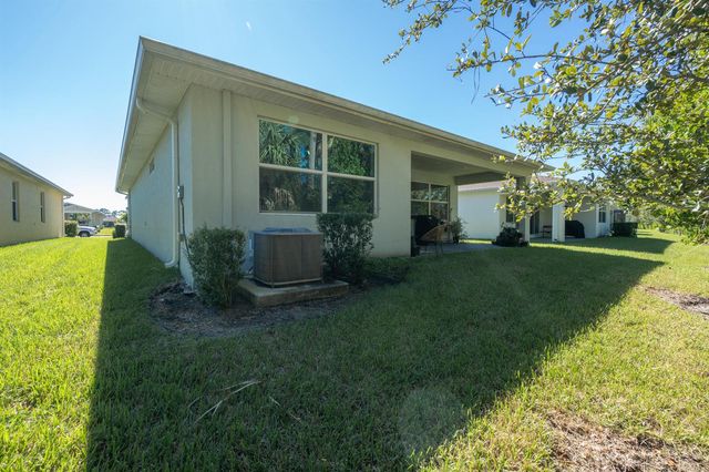 460 Veridian Circle NW, Palm Bay, FL 32907
